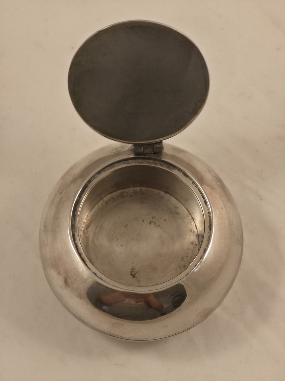 Vintage MCM Silver Round Metal Ashtray/Trinket Box with Flip Lid - Picture 5 of 8